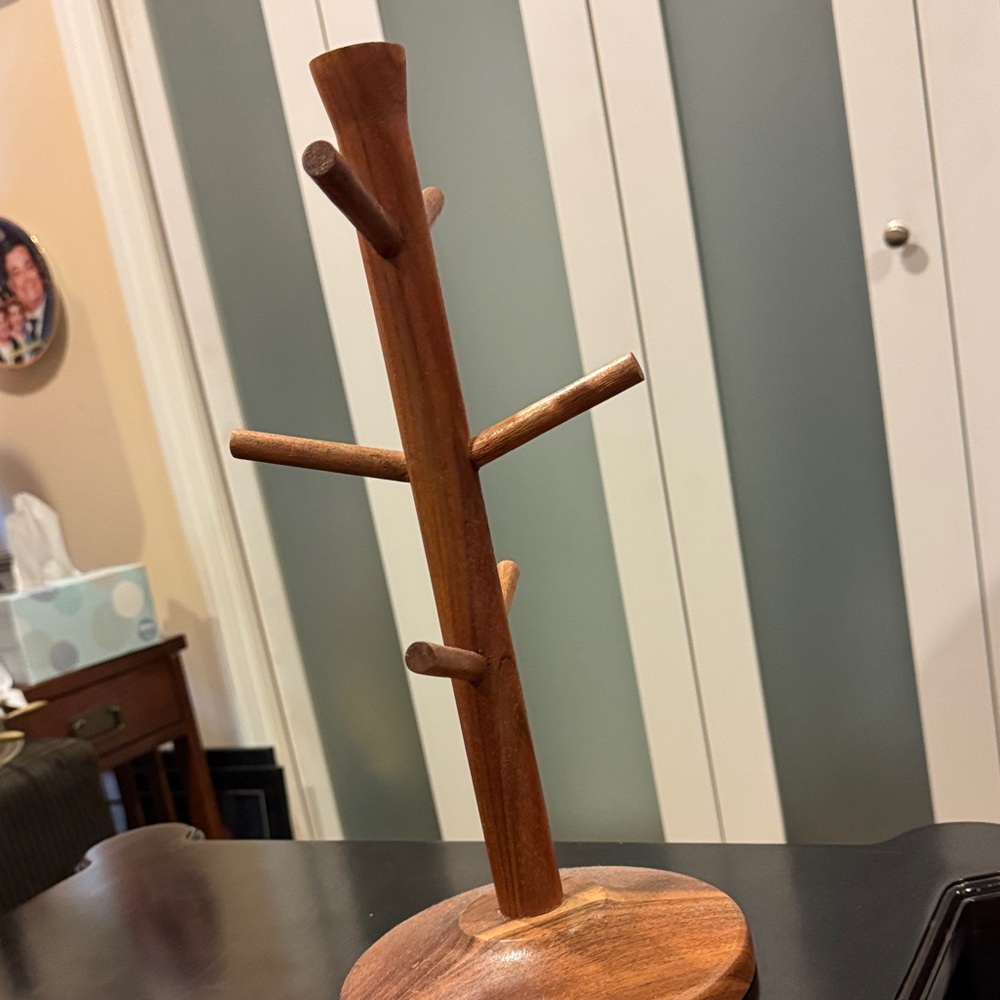Magnolia Wooden Mug Tree Stand